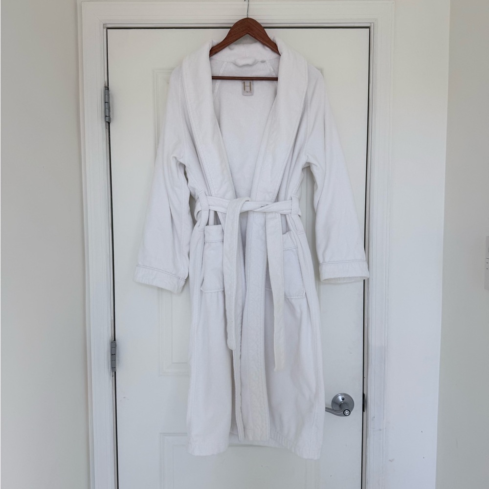 H by Frette Shawl Collar White Terrycloth Bathrobe with Piping - M
